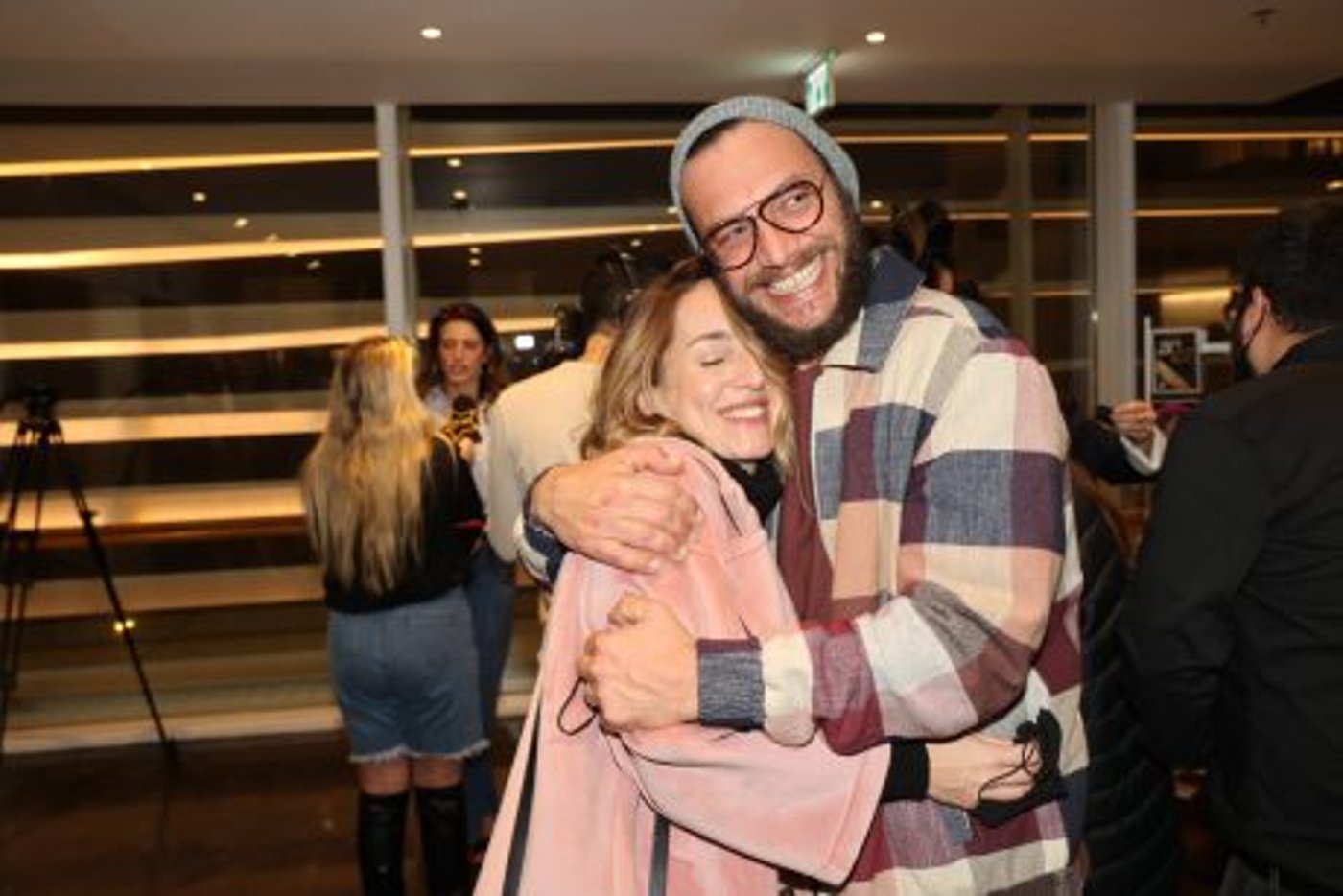 בית ליסין השיקו את ההצגה "לעבור את הקיר"