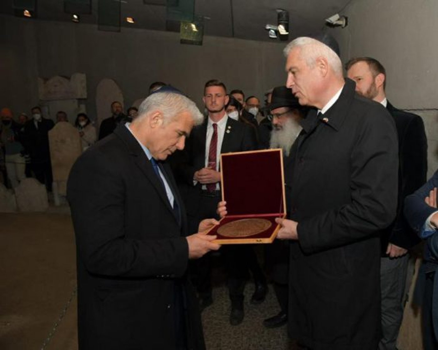 "היה רב גדול": הביקור המפתיע של יאיר לפיד
