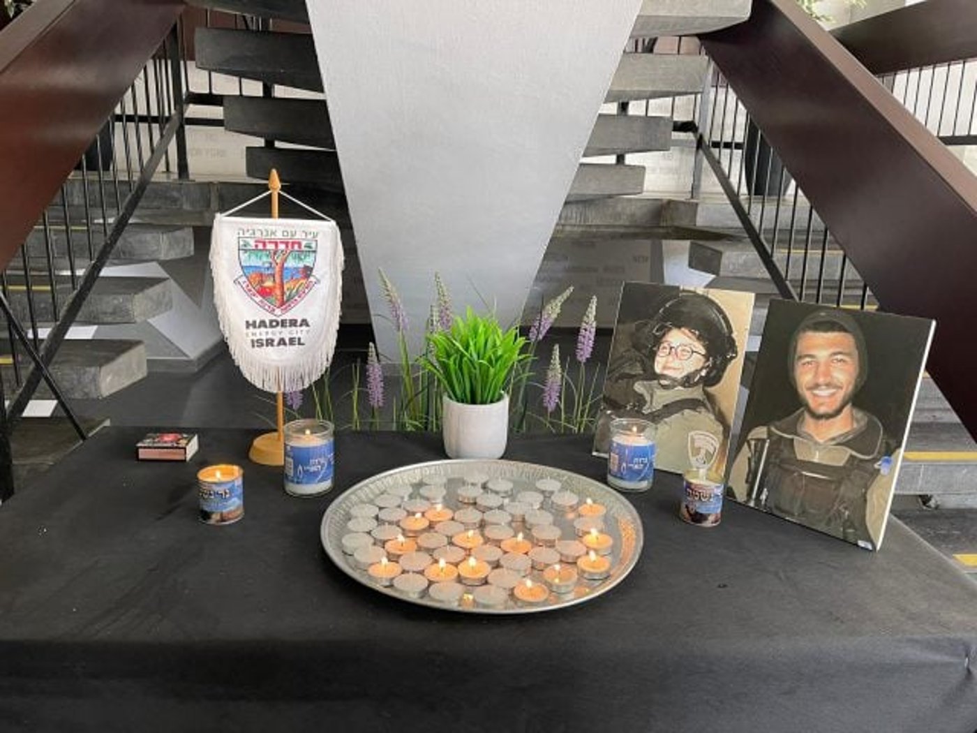 יום אחרי הפיגוע: בחדרה מנסים לחזור לשגרה