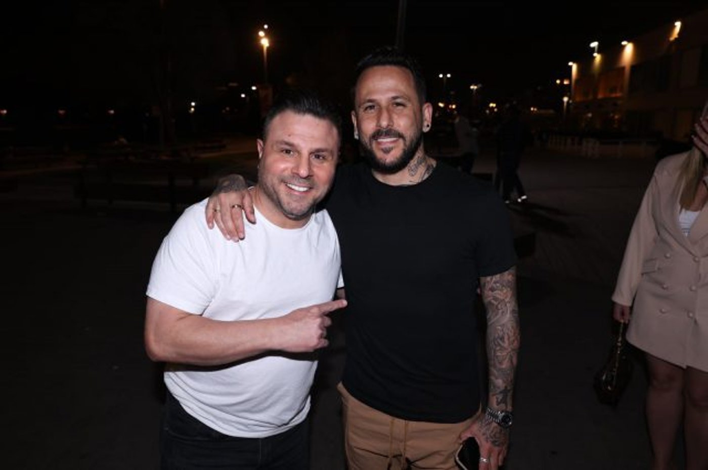 גיא זו ארץ השיק מופע חדש: החברים באו להרים
