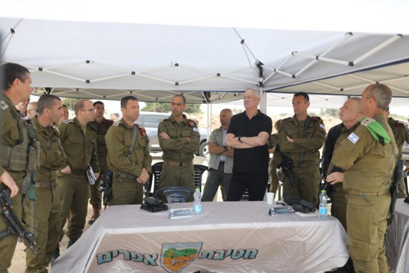גנץ: "נכניס עוד עשרות אלפי פועלים נוספים לישראל"