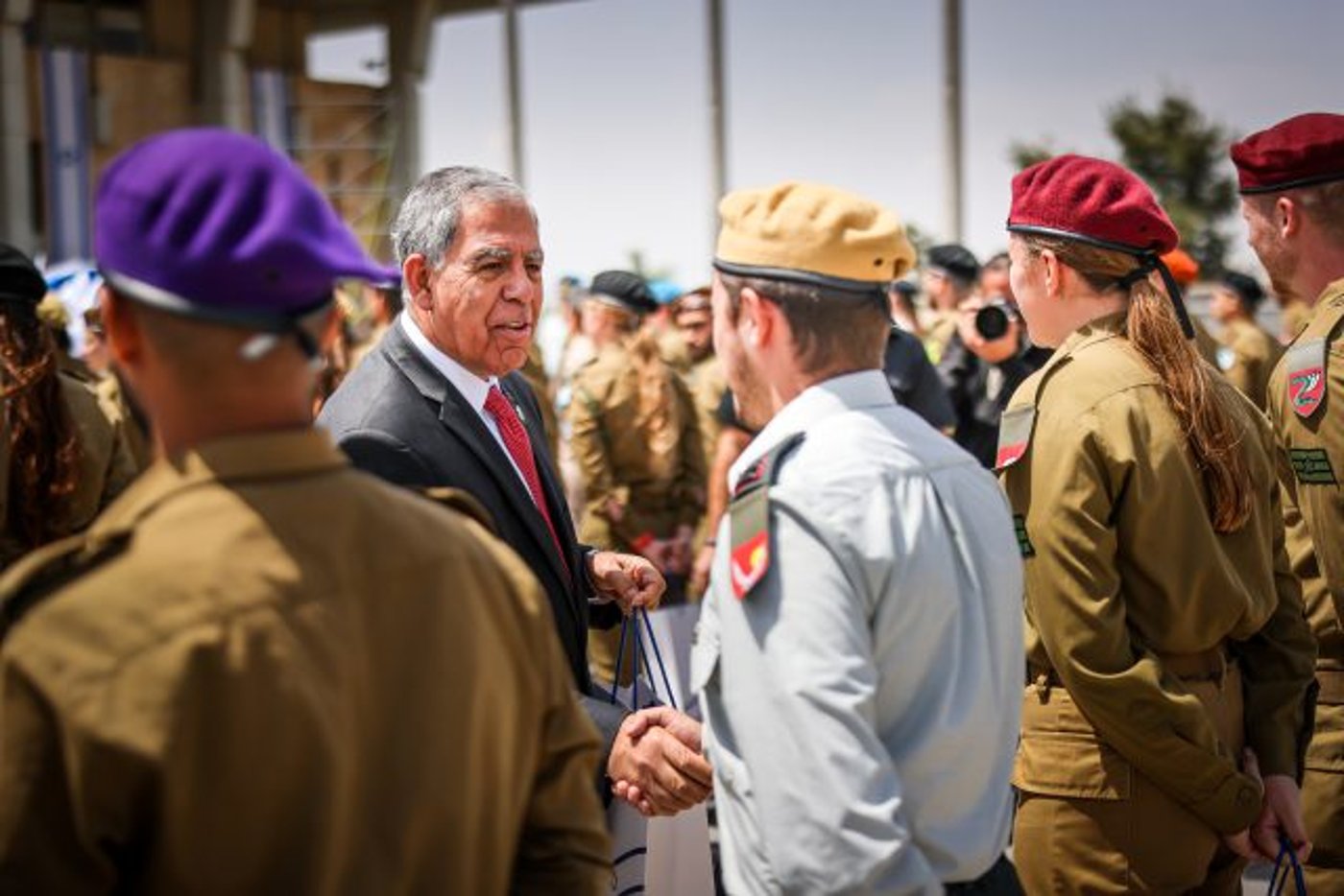 הכנסת הצדיעה לחיילים המצטיינים: "הפנים היפות"