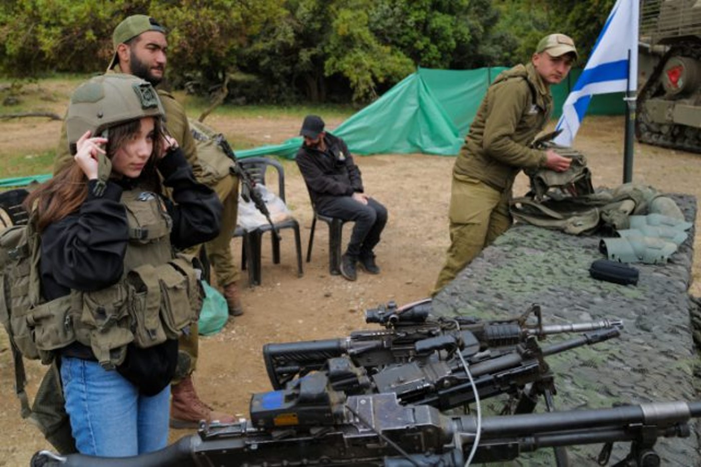 בחופי הים, בגן סאקר ומול הר הבית: עם ישראל חוגג