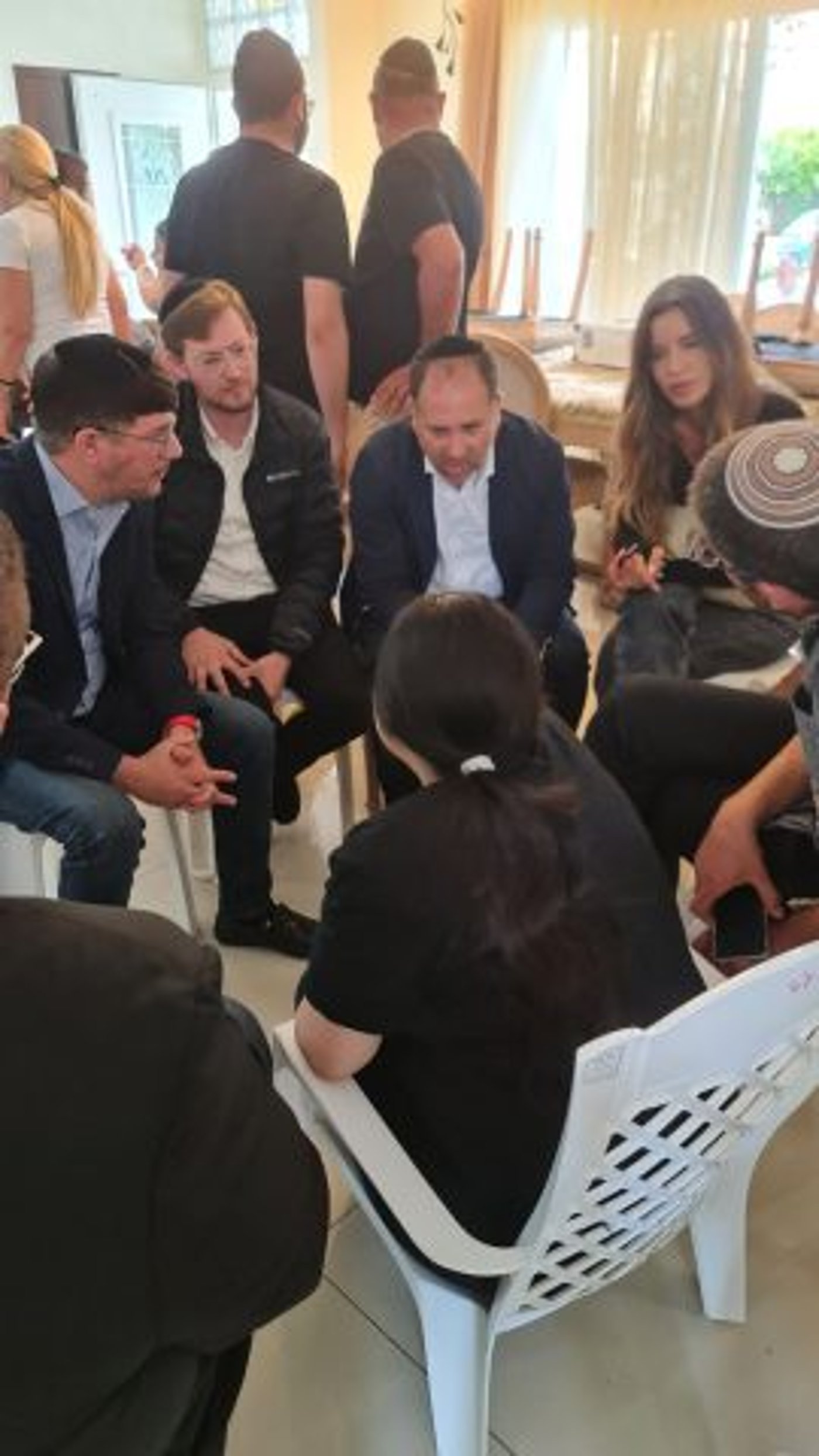 נטלי דדון הגיעה לנחם את משפחתו של הנרצח בפיגוע באלעד