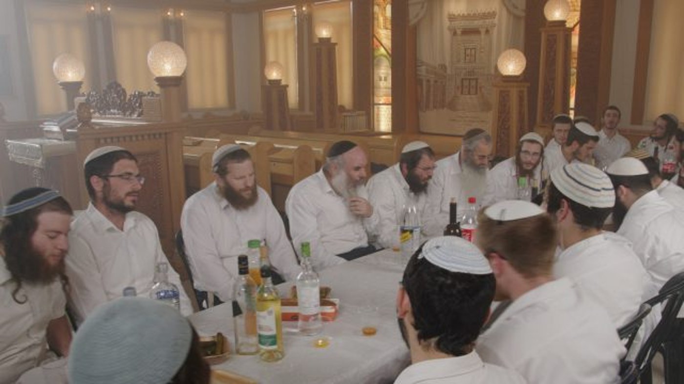 הרב יהושע שפירא עם תלמידי רמת גן (אולפני אביץ)