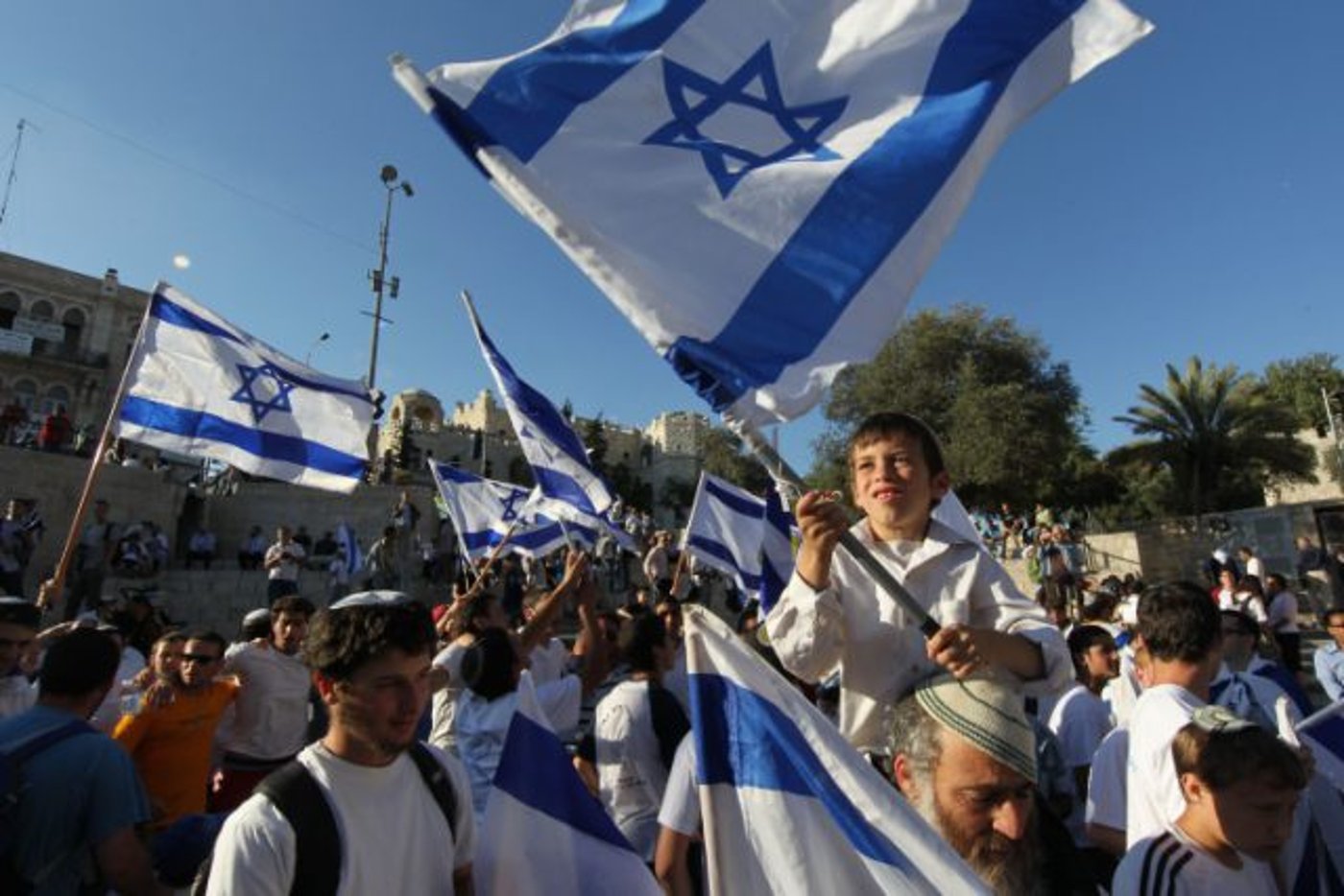 מצעד הדגלים, ארכיון