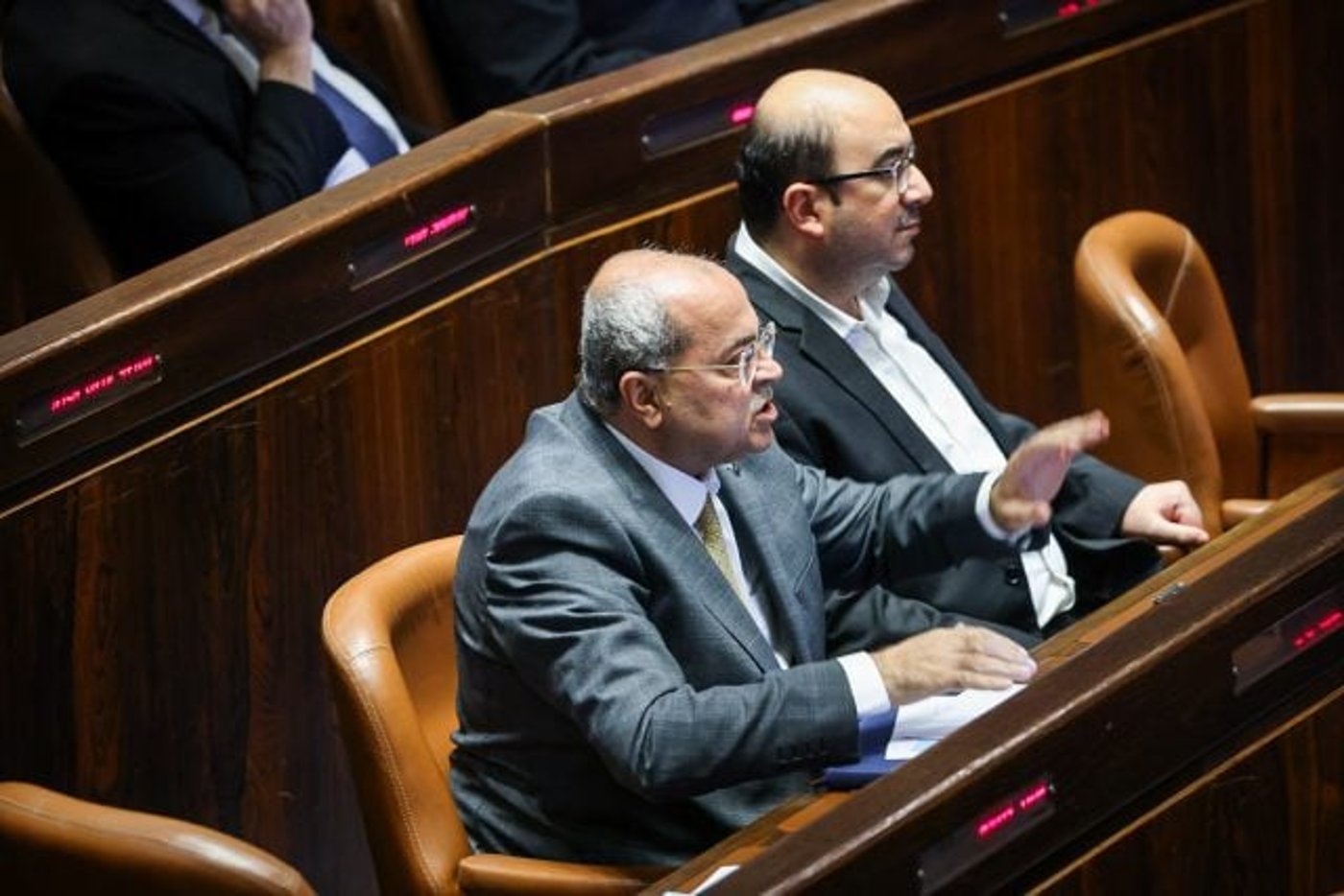 טיבי.