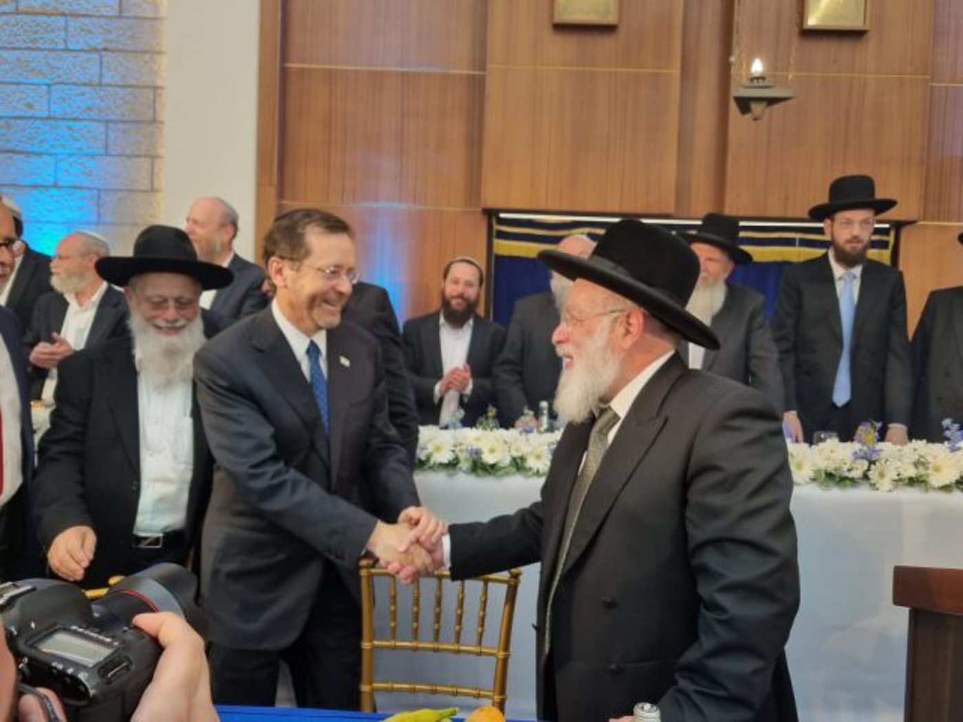 הרצוג עם הרב יעקב שפירא.