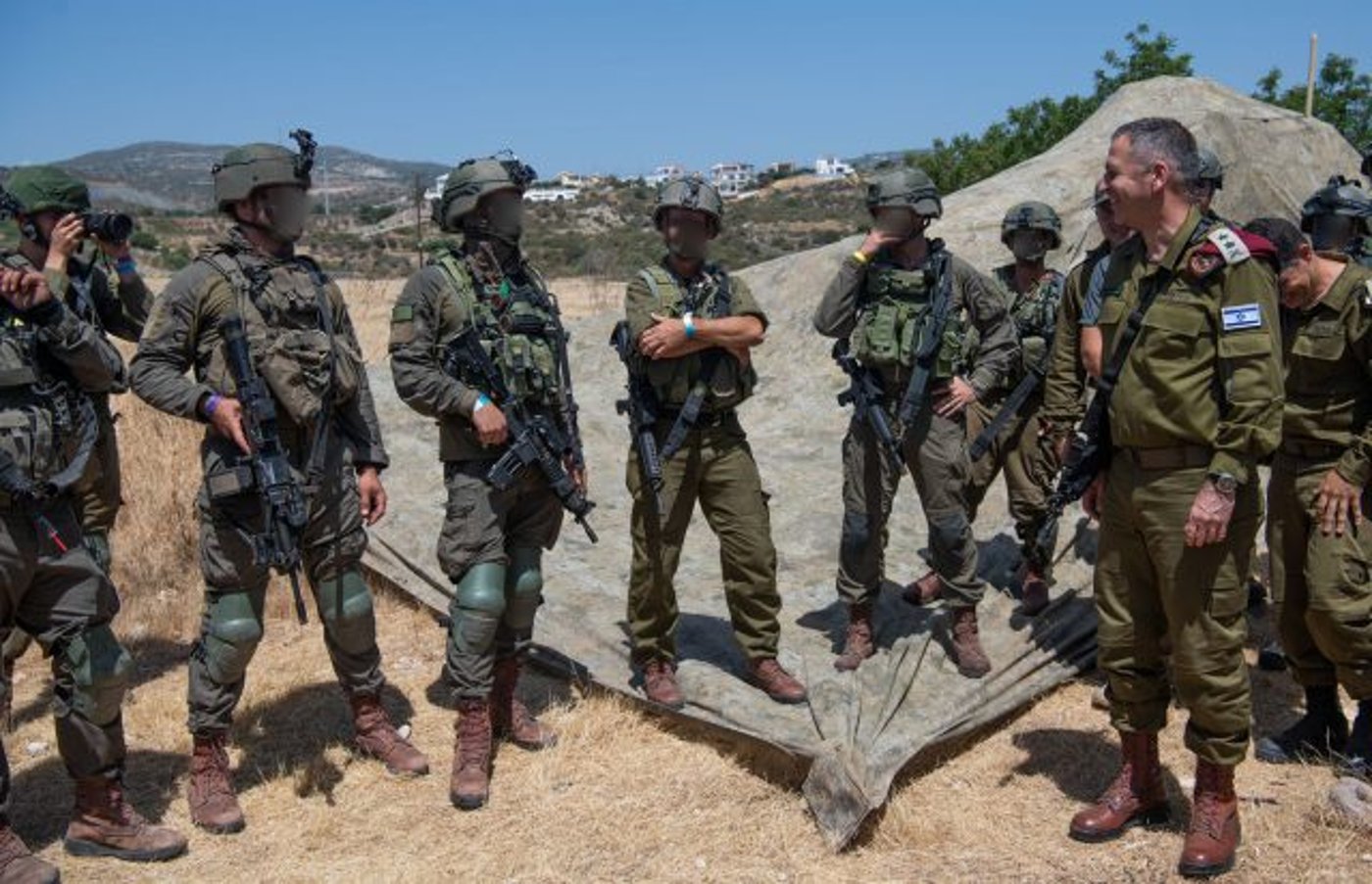 הרמטכל עם חטיבת הקומנדו בקפריסין (דוצ)