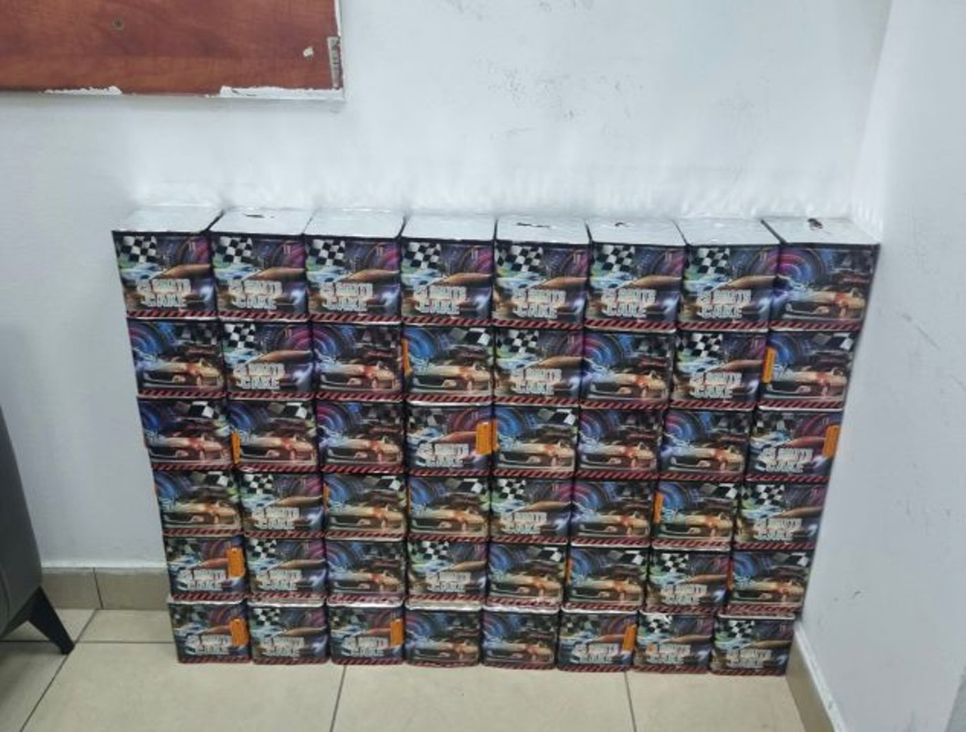 כוורות הזיקוקין שנתפסו (דוברות המשטרה)