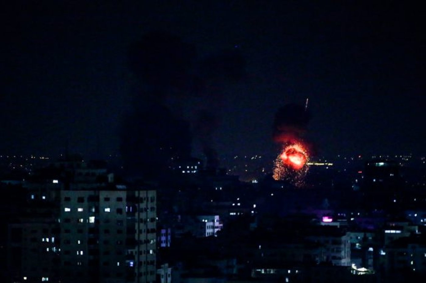 צה"ל תוקף בעזה, בשישי (Photo by Attia Muhammed/Flash90)