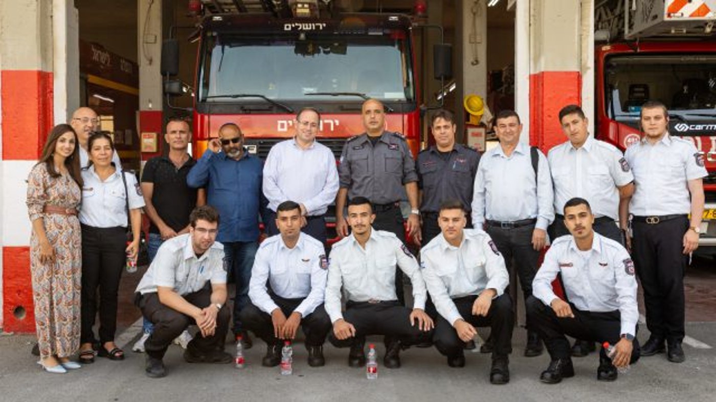 "פסיפס מרגש": פינסקי פגש מתנדבי שירות לאומי