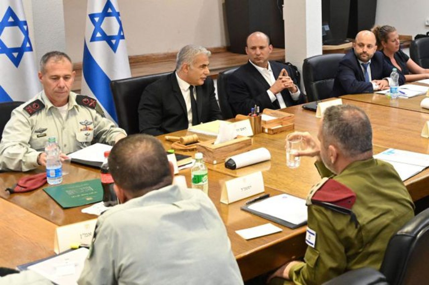 לפיד על תפיסת המחבל: 'נפעל ביד קשה ובלי פשרות'