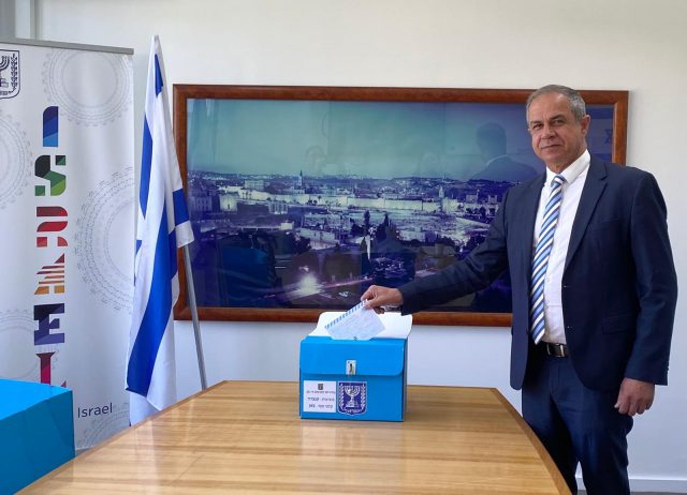 שגריר ישראל באוסטרליה מצביע