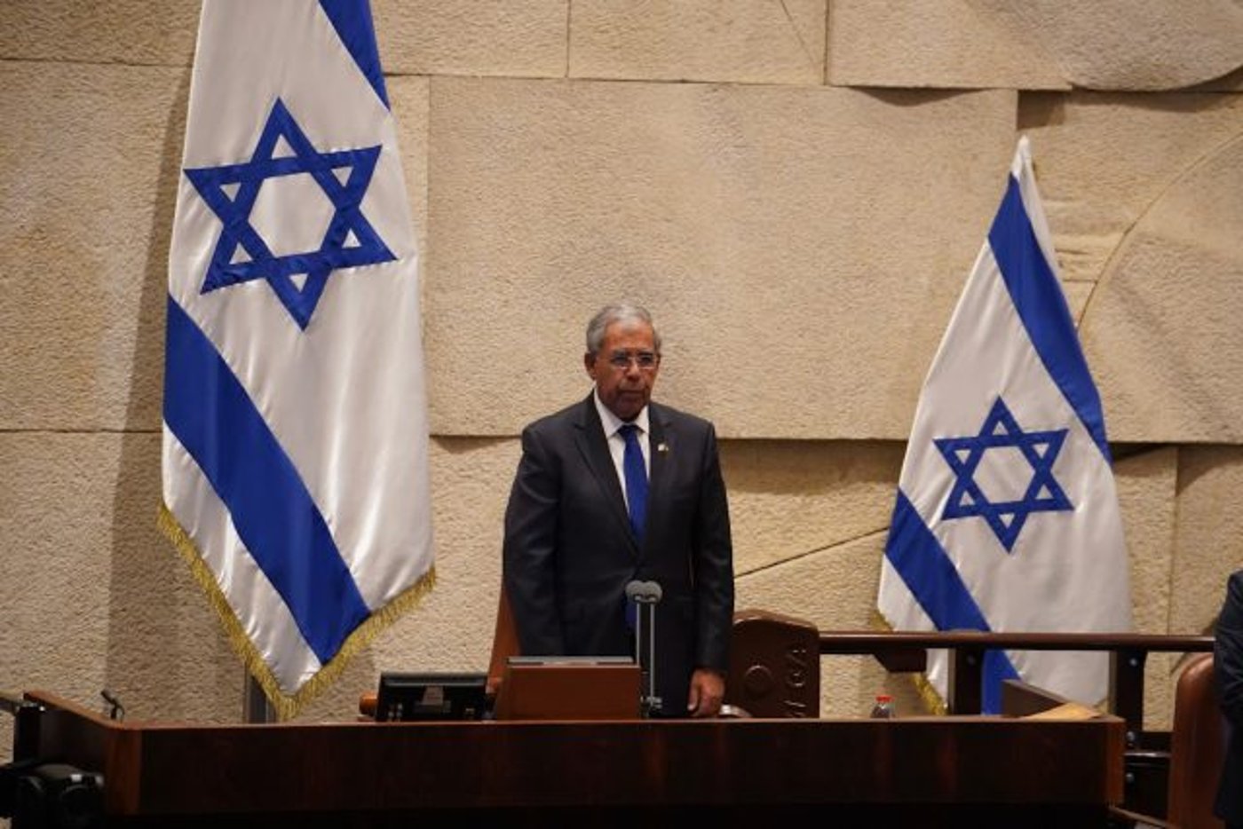 קרדיטף דני שם טוב
