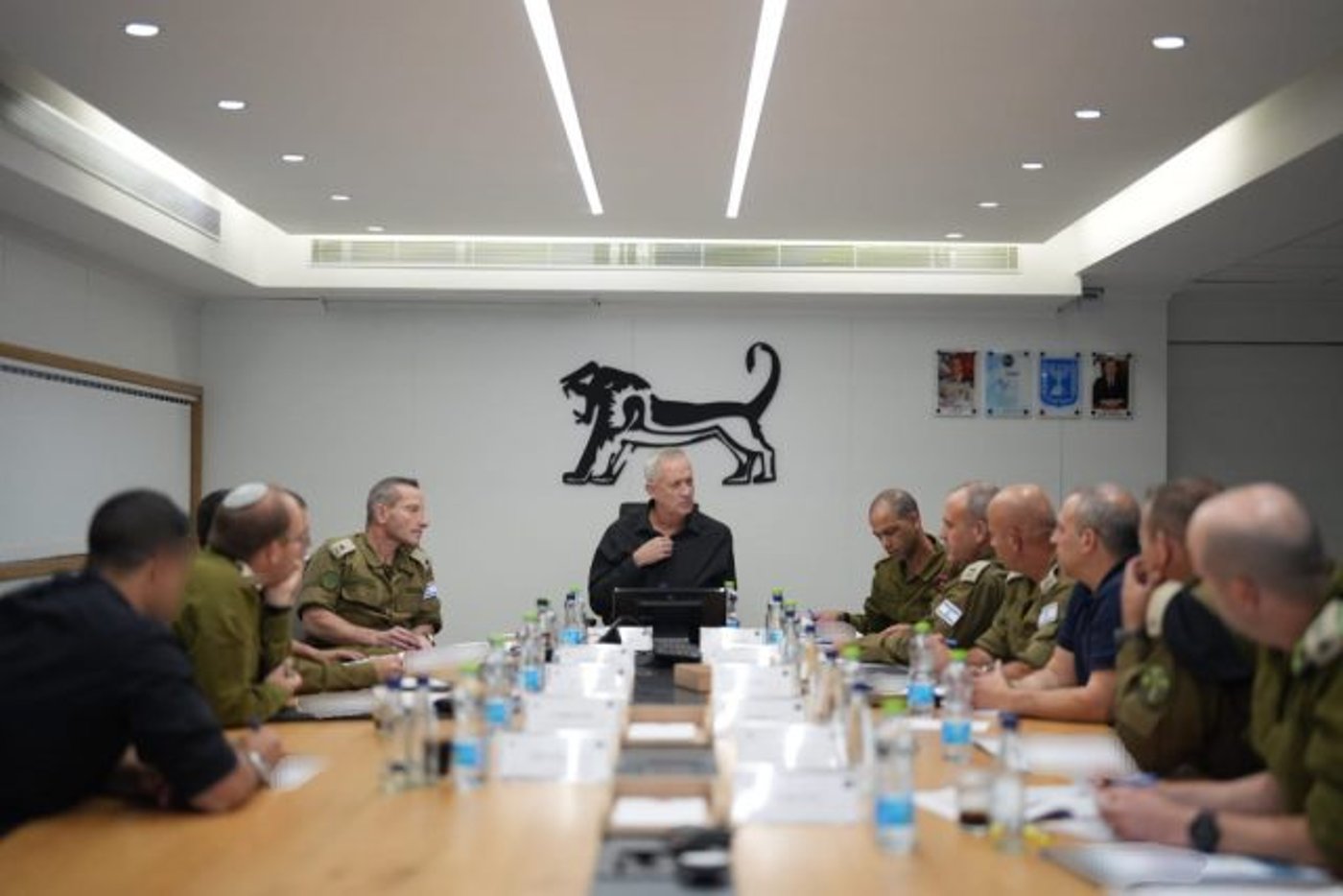 גנץ: "מצפה מהפלסטינים לפעול להחזרת הגופה"