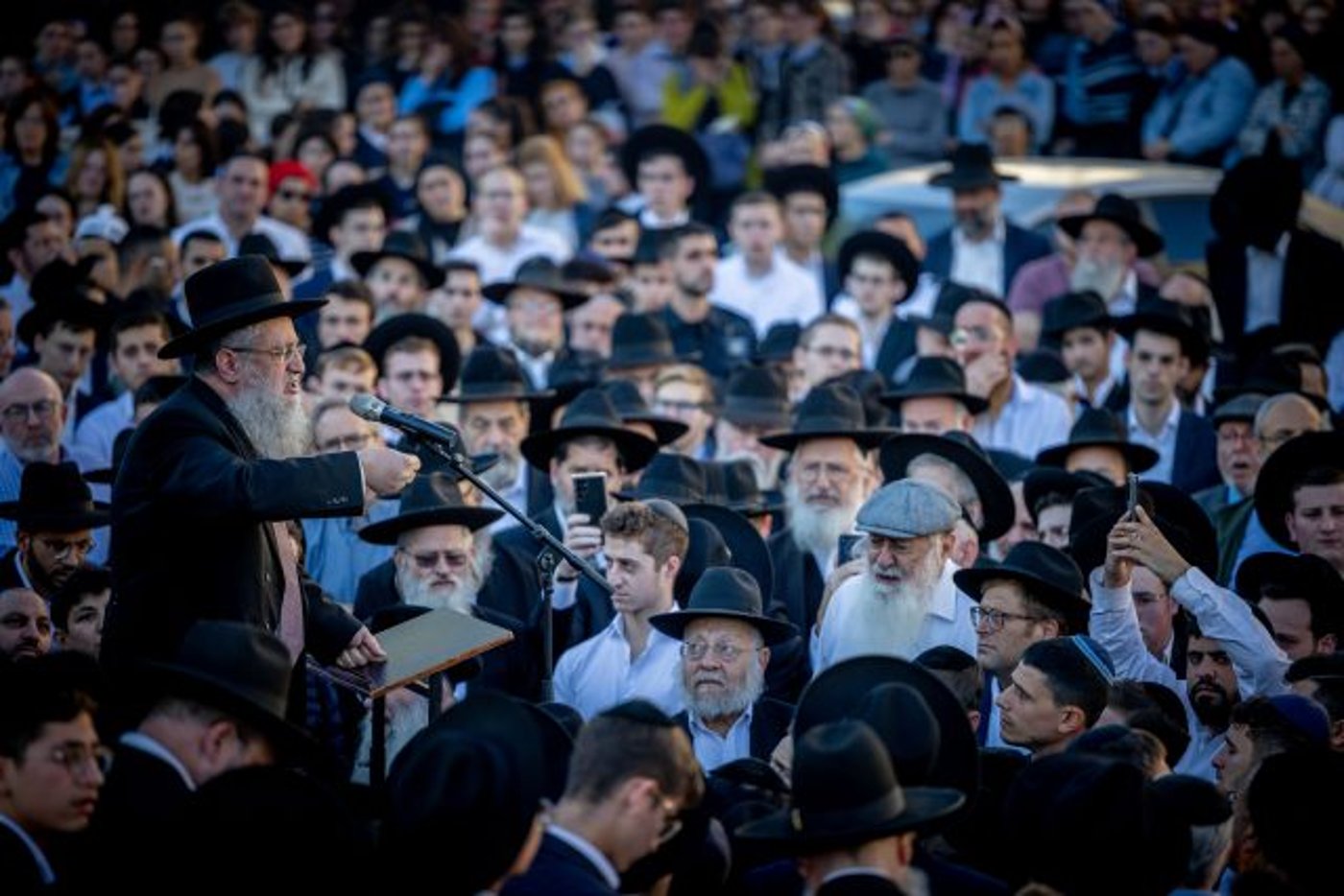 אלפים ליוו את הנרצח. אביו: "אני מצטער בפניך" | גלריה
