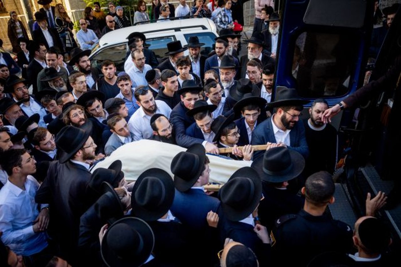 אלפים ליוו את הנרצח. אביו: "אני מצטער בפניך" | גלריה