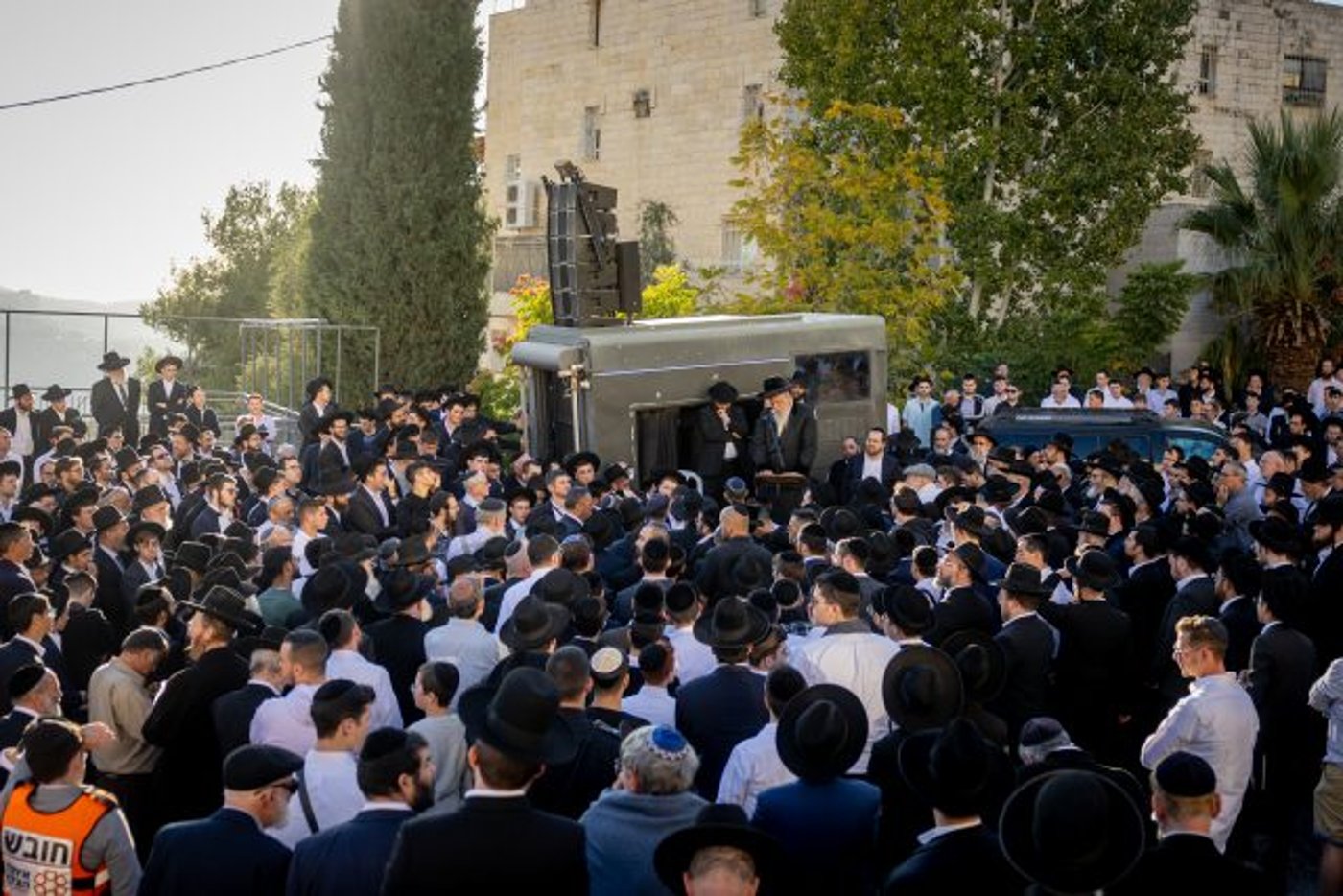 אלפים ליוו את הנרצח. אביו: "אני מצטער בפניך" | גלריה