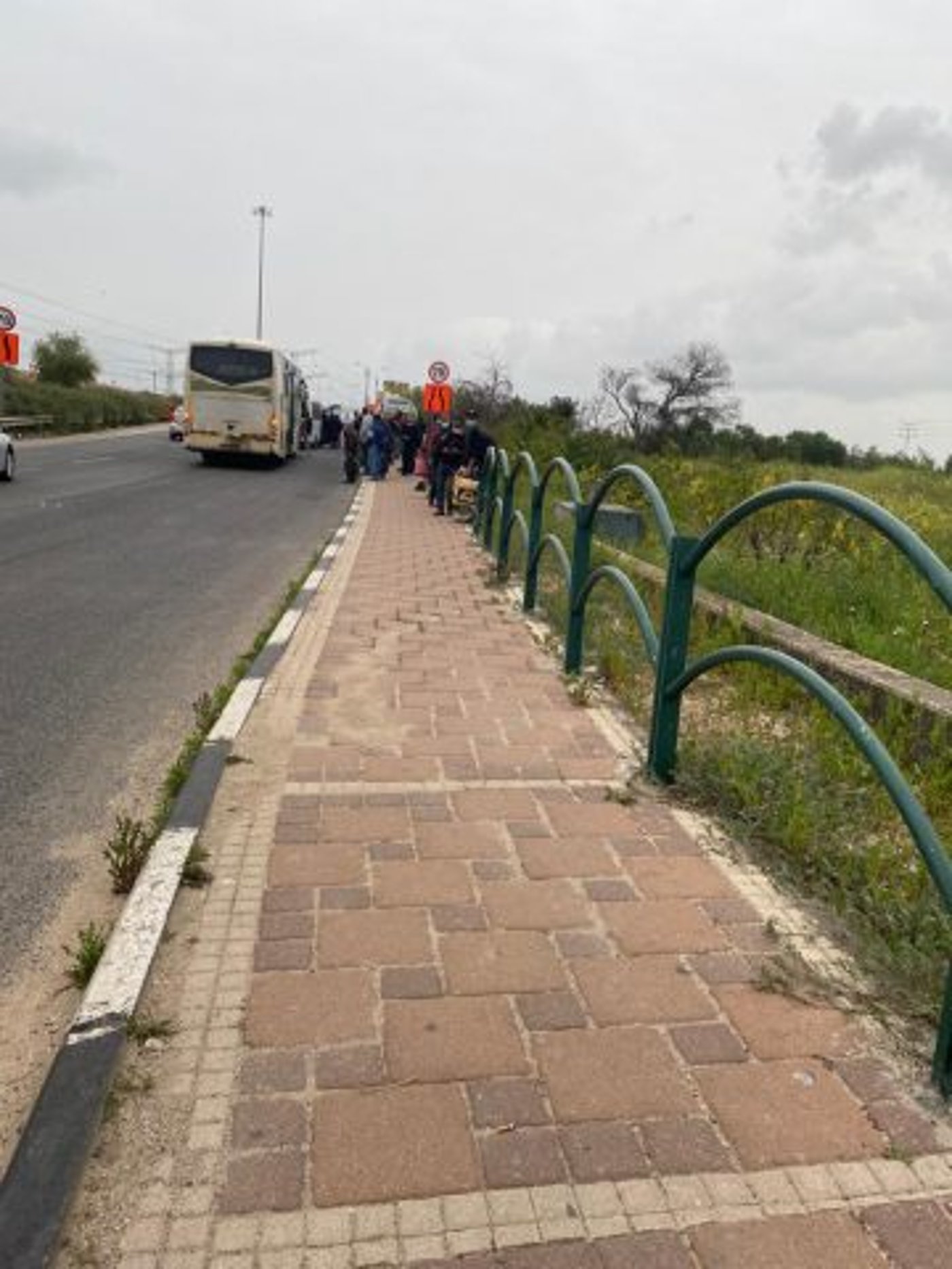 "הייתי עומדת רחוק ואז רצה לאוטובוס" (צילום באדיבות סתיו שגי)