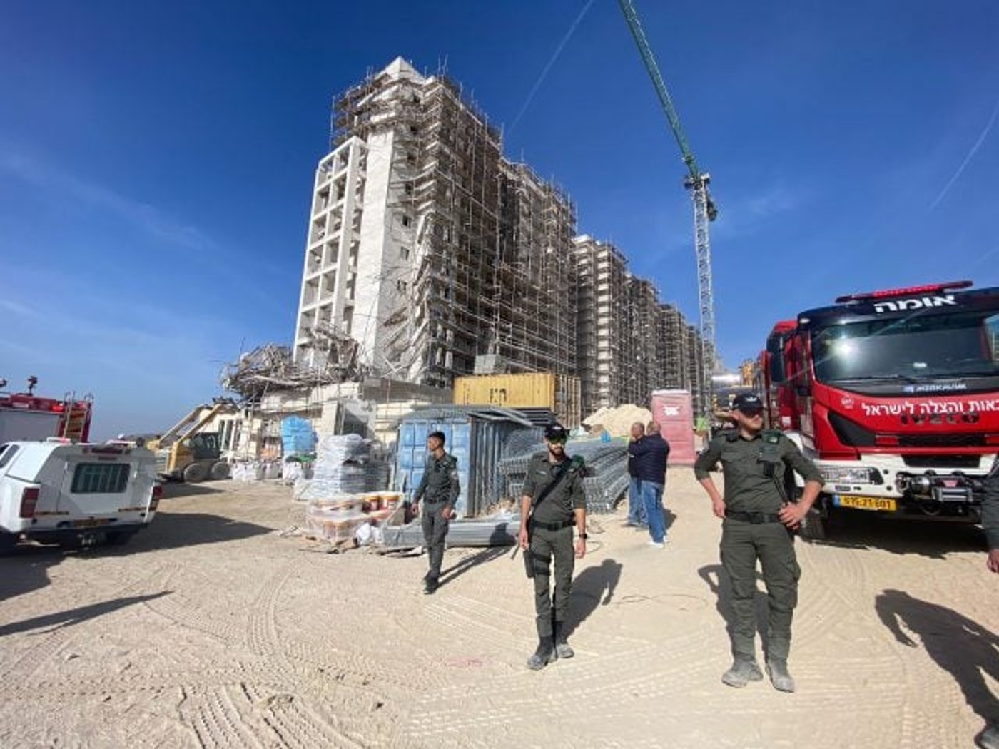 2 הרוגים ו-4 פצועים בקריסת פיגומים באתר בניה