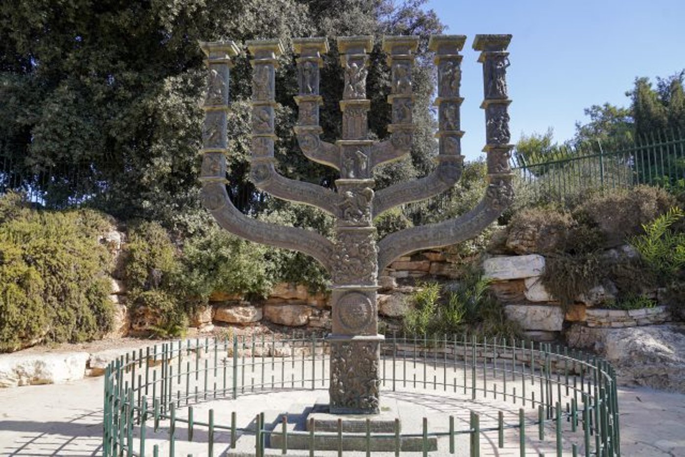דמוקרטיה ואור: מסע מיוחד ברחבי הכנסת לכבוד חנוכה