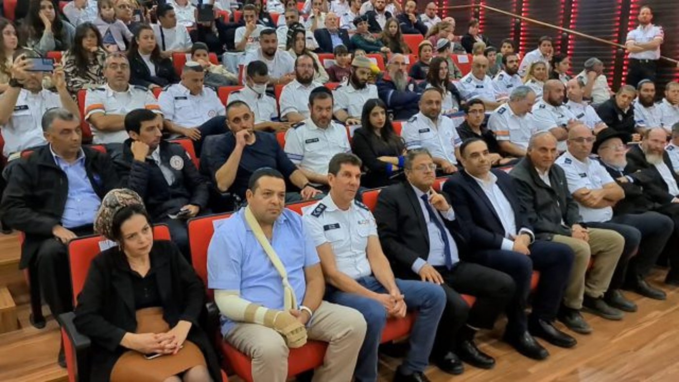 "אתם הניסים שלנו": האות שקיבל עופר אוחנה