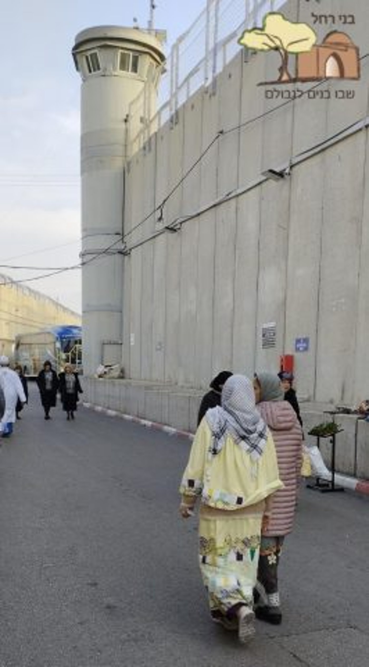תופעה מדאיגה: עשרות מוסלמים מגיעים להתפלל בקבר רחל