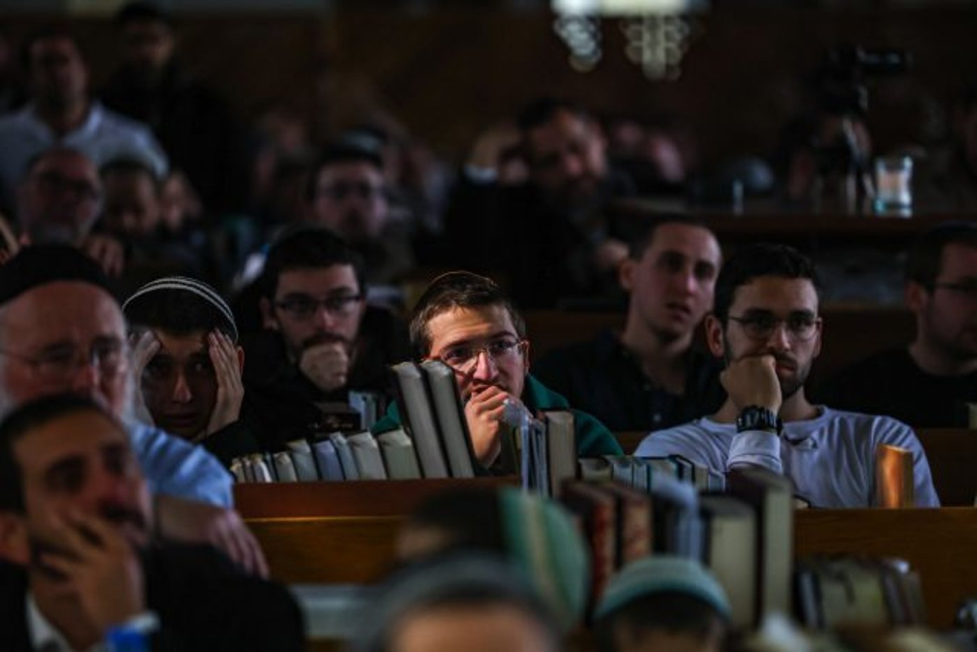 בדמעות: התלמידים נפרדים מהרב דרוקמן | צפו בתיעוד