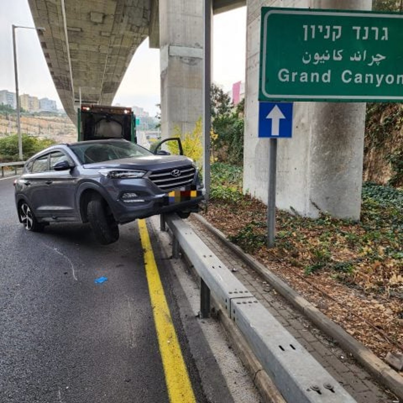 חיפה: 3 פצועים בתאונת דרכים במנהרות הכרמל