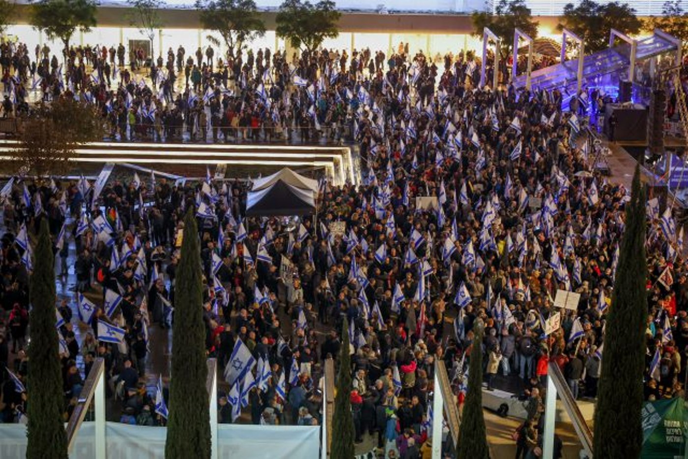 הקהל בהפגנת השמאל בתל אביב (תומר נויברג/פלאש90)