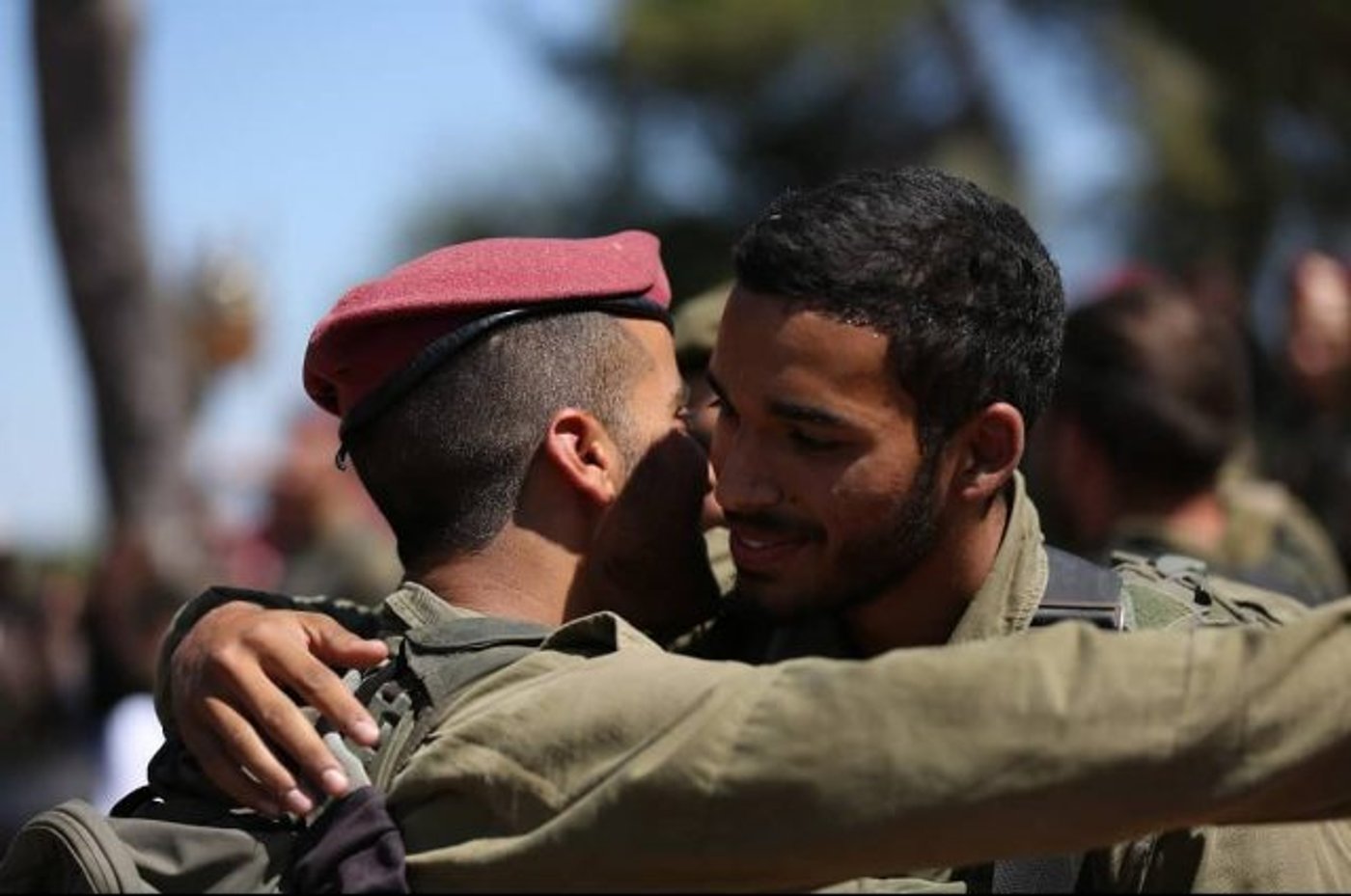 נפתלי עם הסמל שלו, שעזר לו לסיים את המסלול