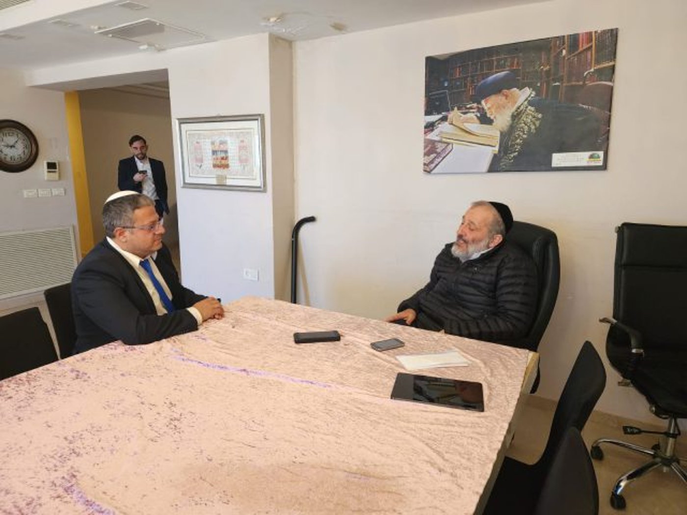 בן גביר בביתו של אריה דרעי