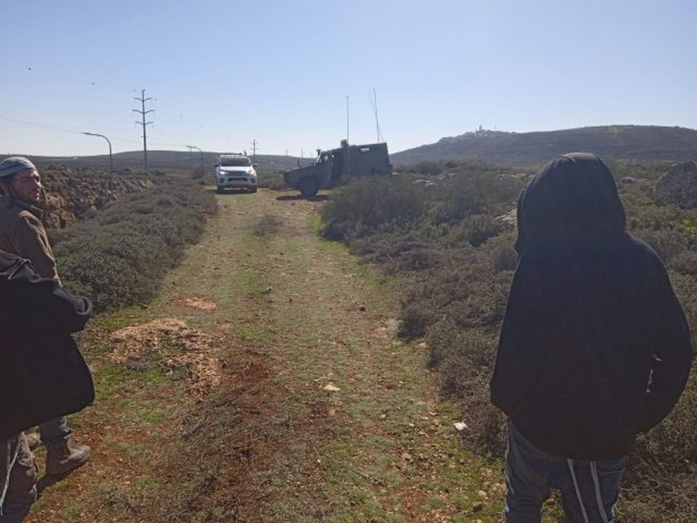 כוחות משטרה ליד המאחז