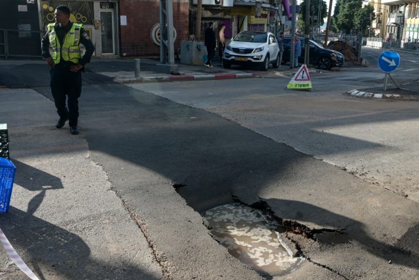 עוד בולען בתל אביב: בור נפער השבת ברחוב אלנבי