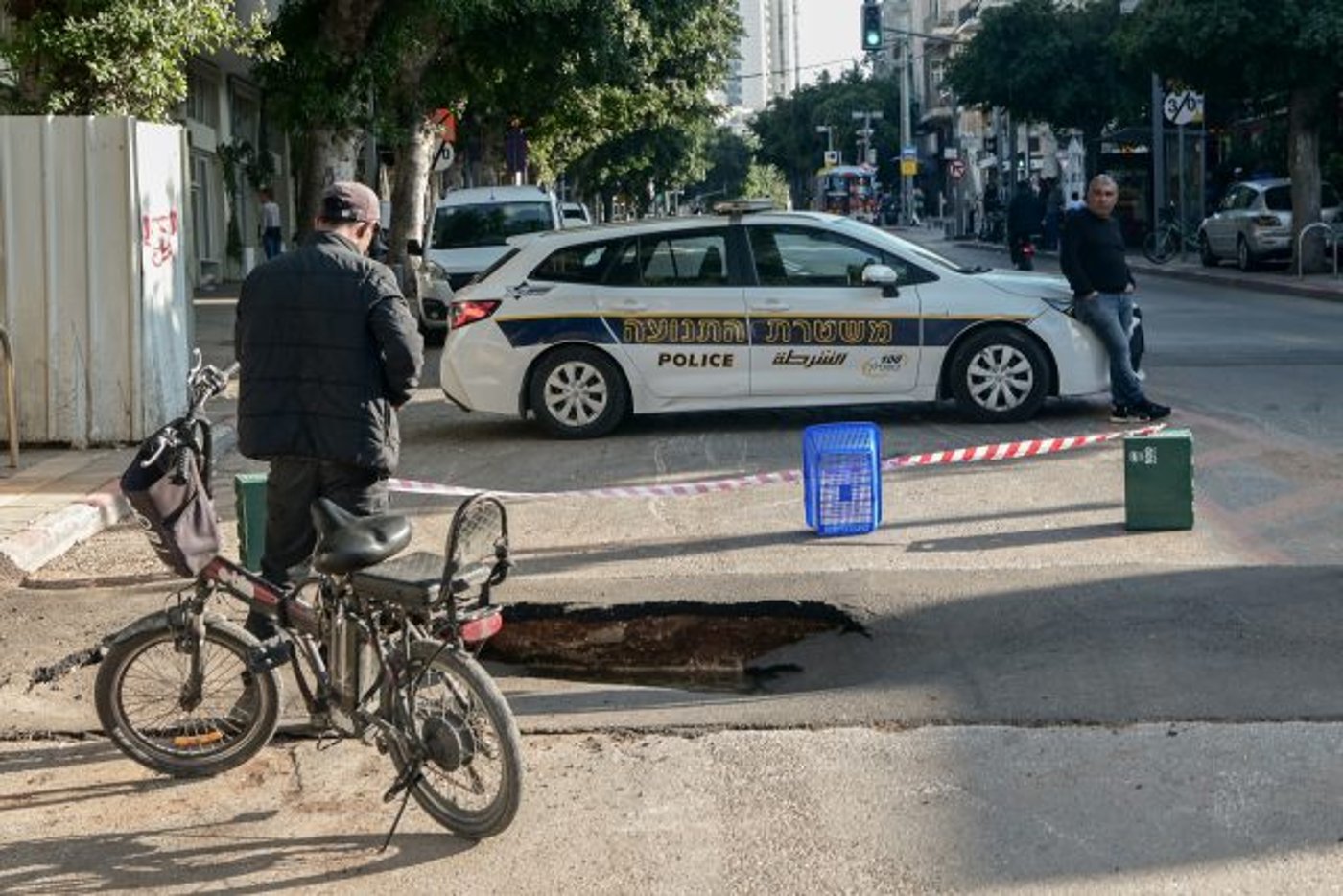 עוד בולען בתל אביב: בור נפער השבת ברחוב אלנבי
