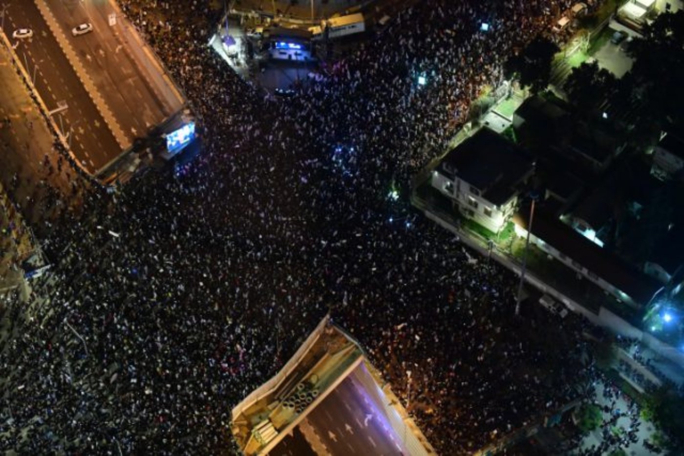 100 אלף הפגינו בת"א נגד הממשלה: "זה הזמן השחור"