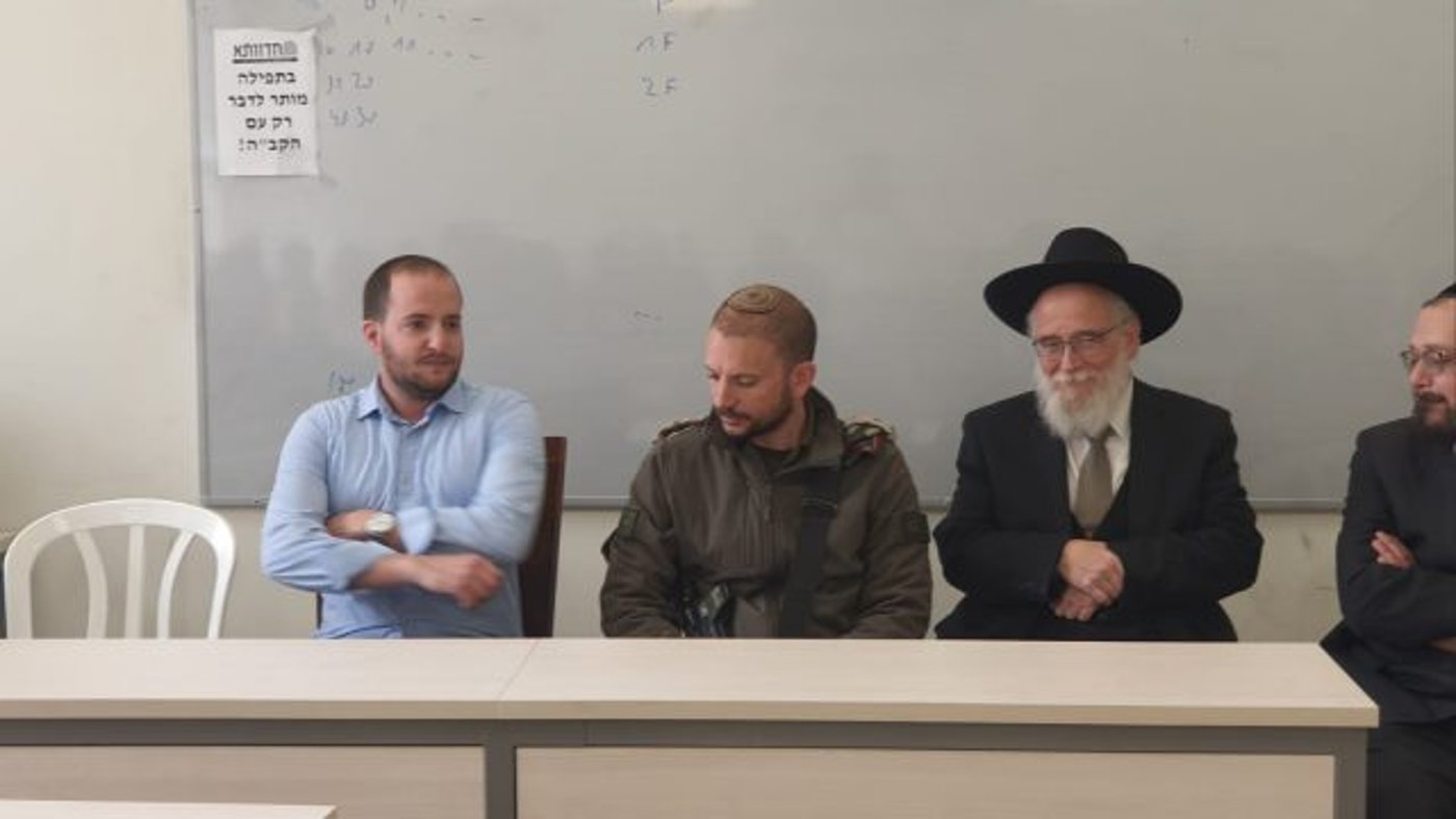 הרב בר חיים עם מג"ד נצח יהודה ומנכ"ל העמותה
