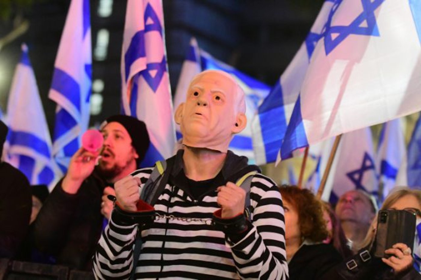 תלמיד ישיבה נאם בהפגנה בת"א: "נגן על הדמוקרטיה"