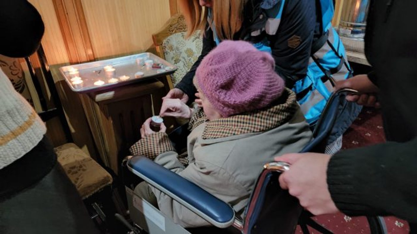 הזוג שעומד מאחורי החילוץ של אלפים מאוקראינה המופגזת
