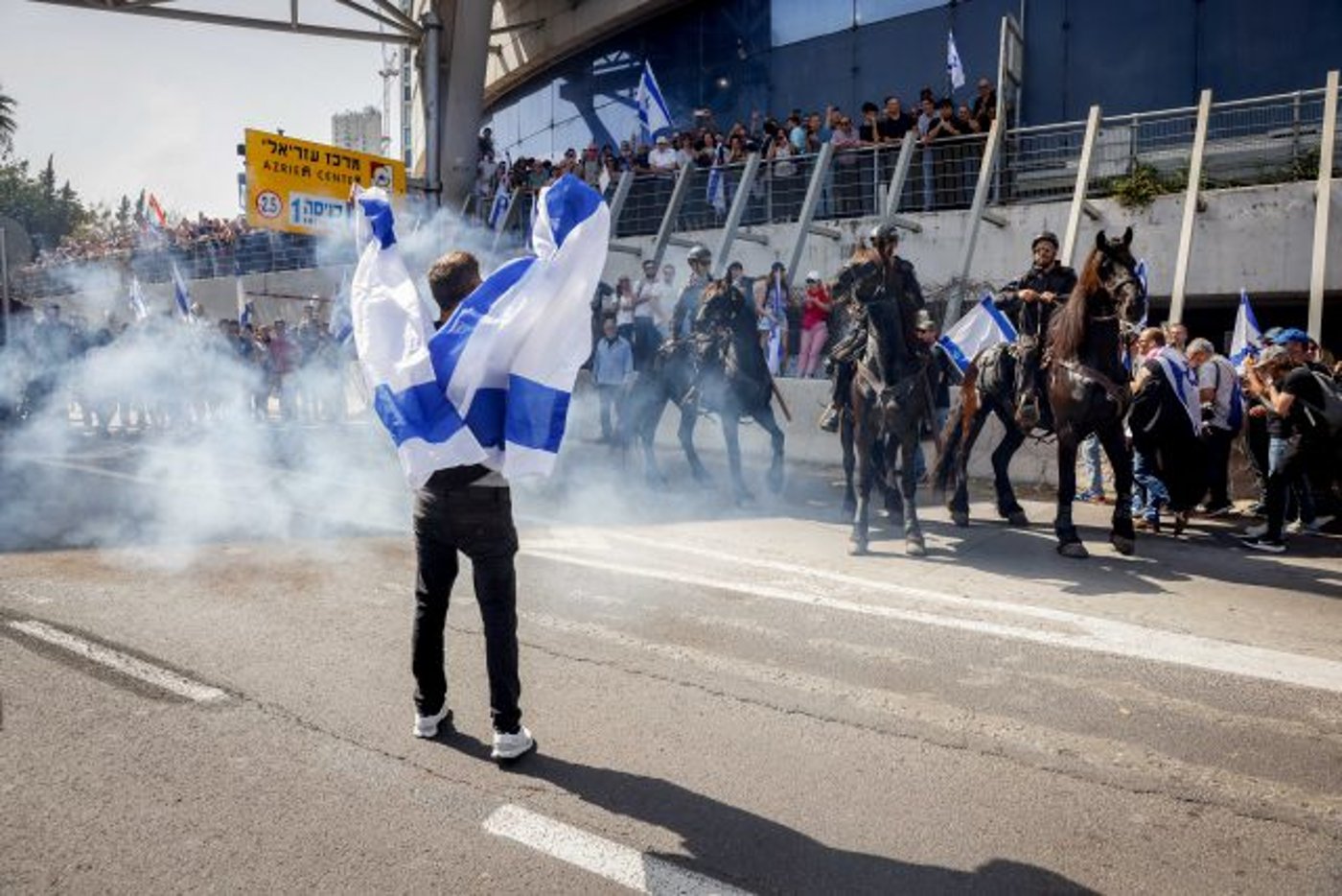 עשרות נעצרו, מפגין איבד אוזן: 'יום השיבוש' בתמונות