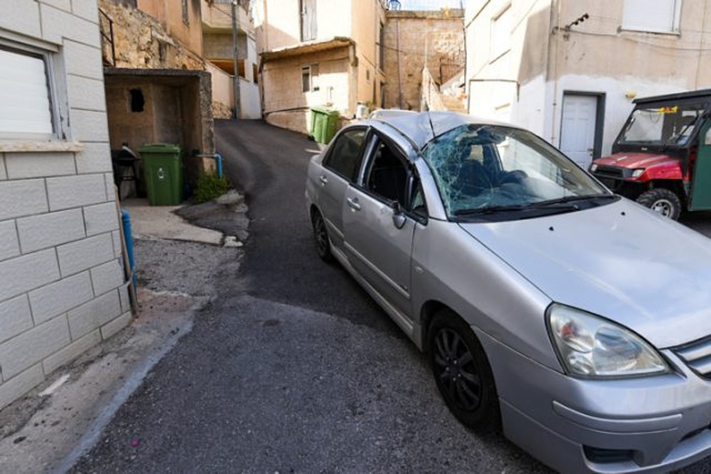 עשן כבד, נזק לבתים ורכבים; התמונות מהפגיעות בצפון