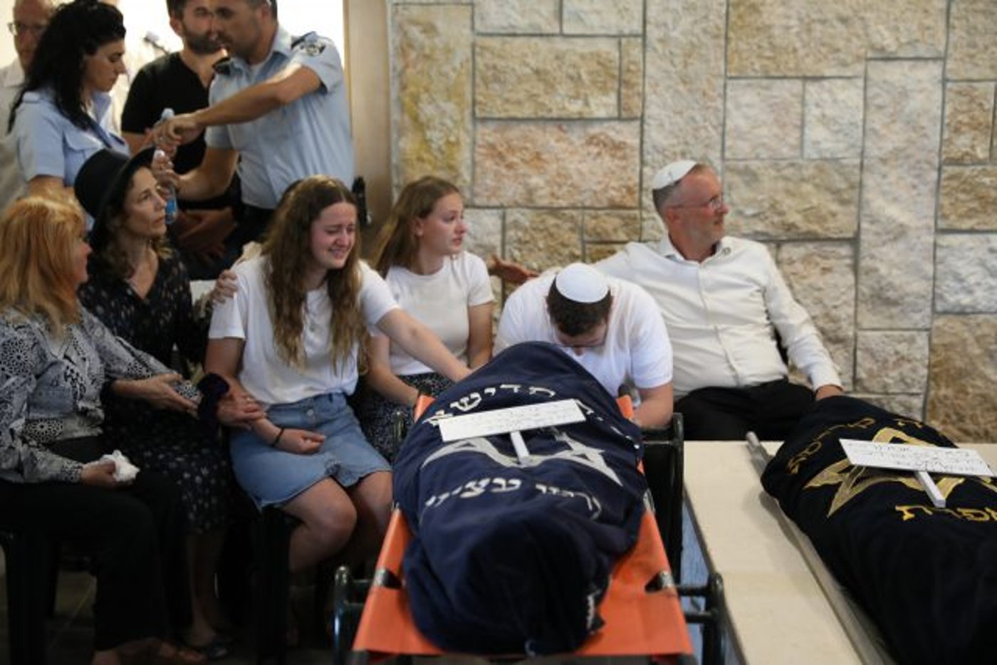 האחיות רינה ומאיה הי"ד הובאו למנוחות