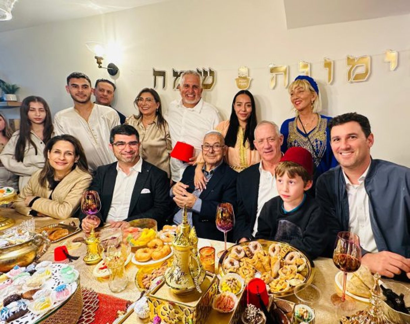 גלריית ענק: הפוליטיקאים חוגגים מימונה