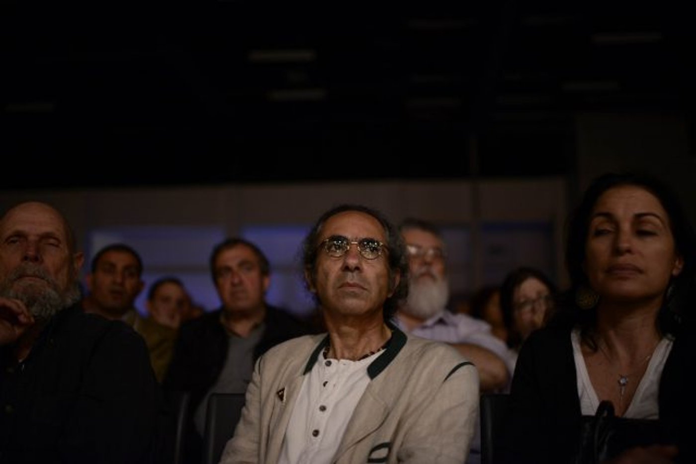 הורים שכולים בטקס הזיכרון האלטרנטיבי