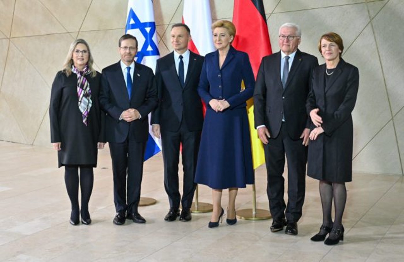 הרצוג בגטו ורשה: "זיכרון השואה הוא מצע לדיאלוג"