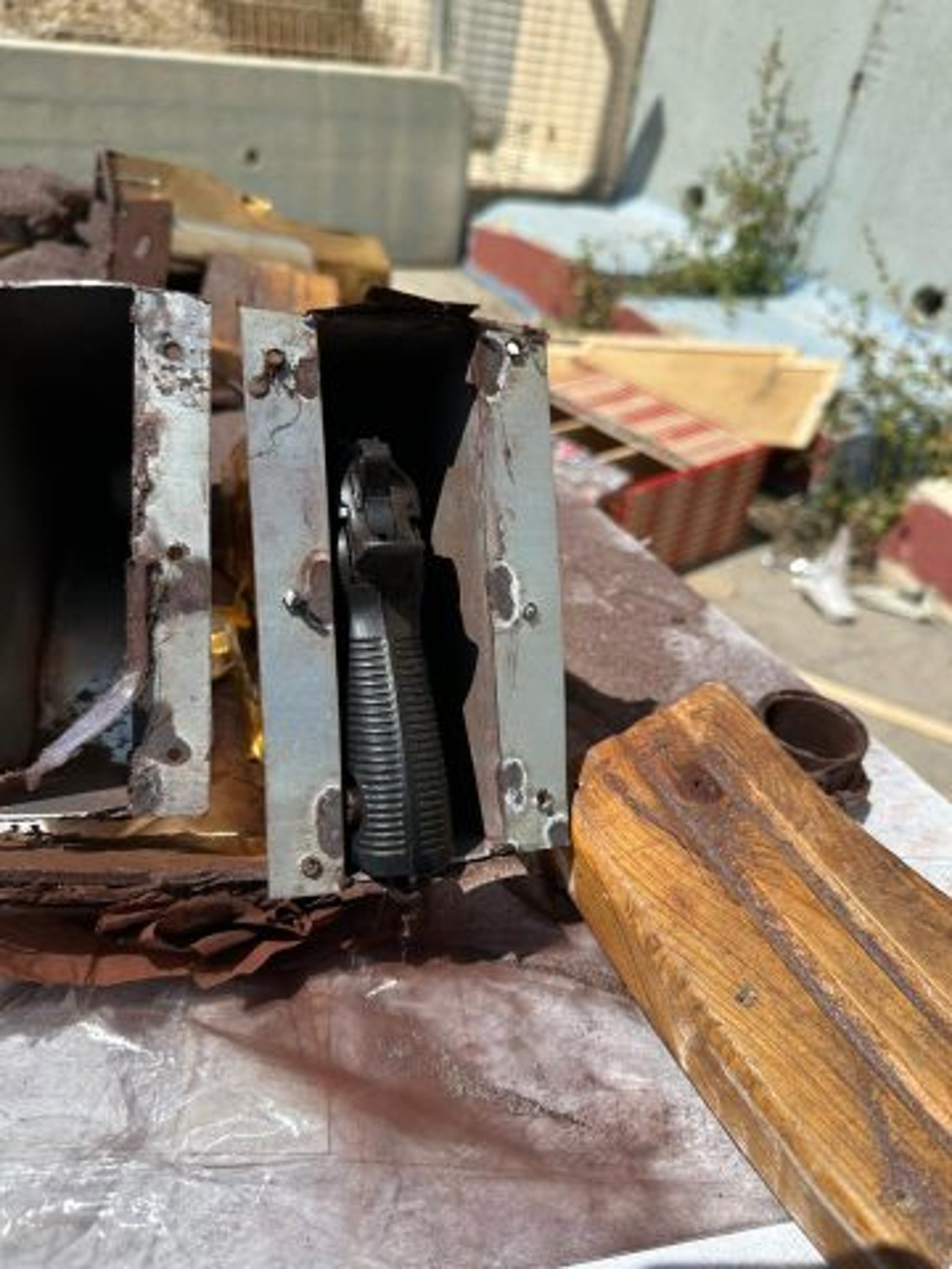 אקדחים ברהיטים: סוכל ניסיון הברחת נשק מעזה