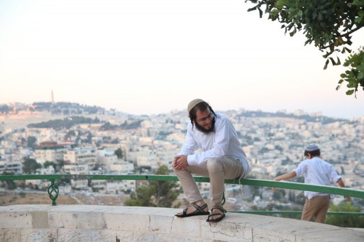 "היה חושב על דברים אחרת"