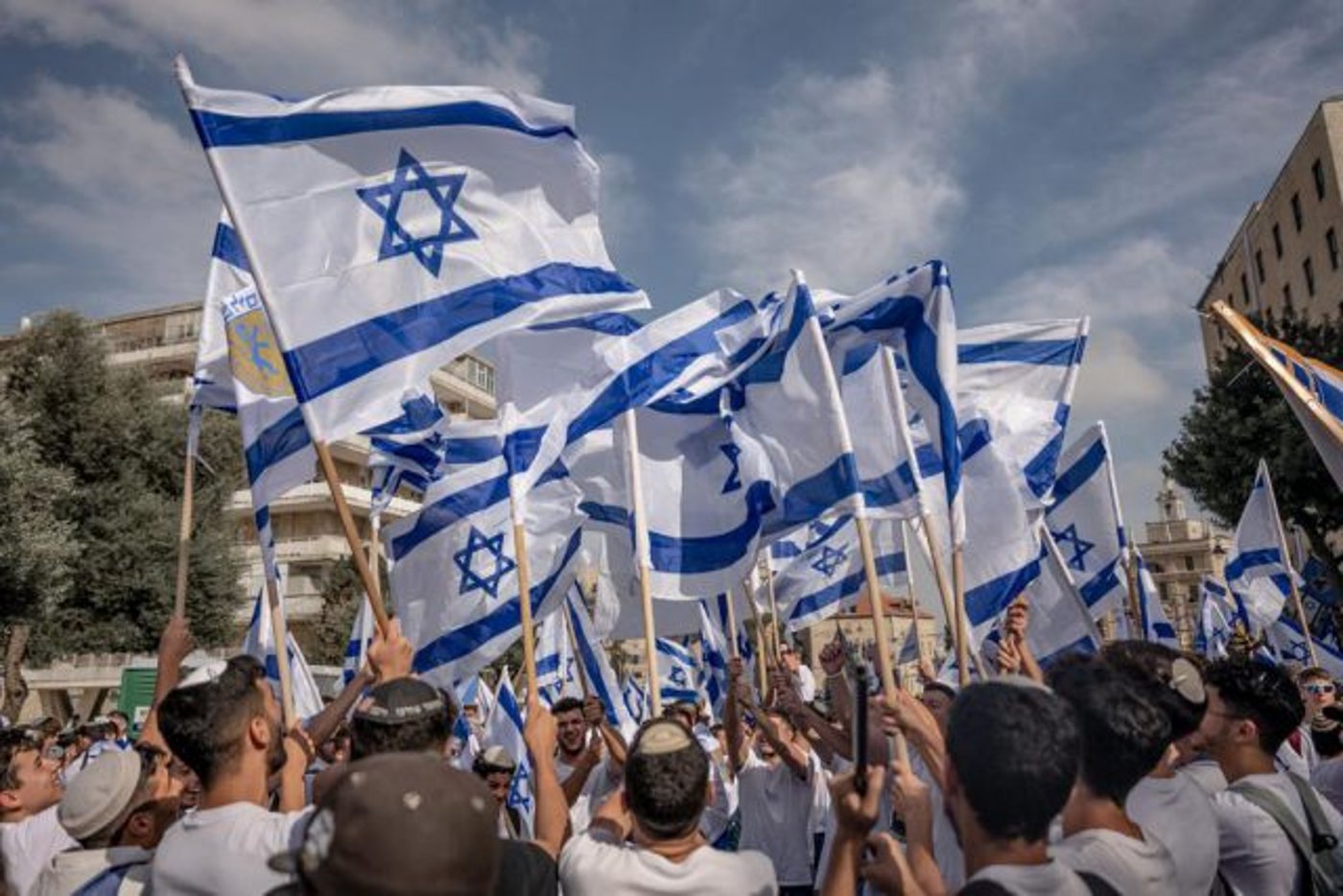 כנערה השתתפתי בריקוד דגלים, היום אין לי חלק בו