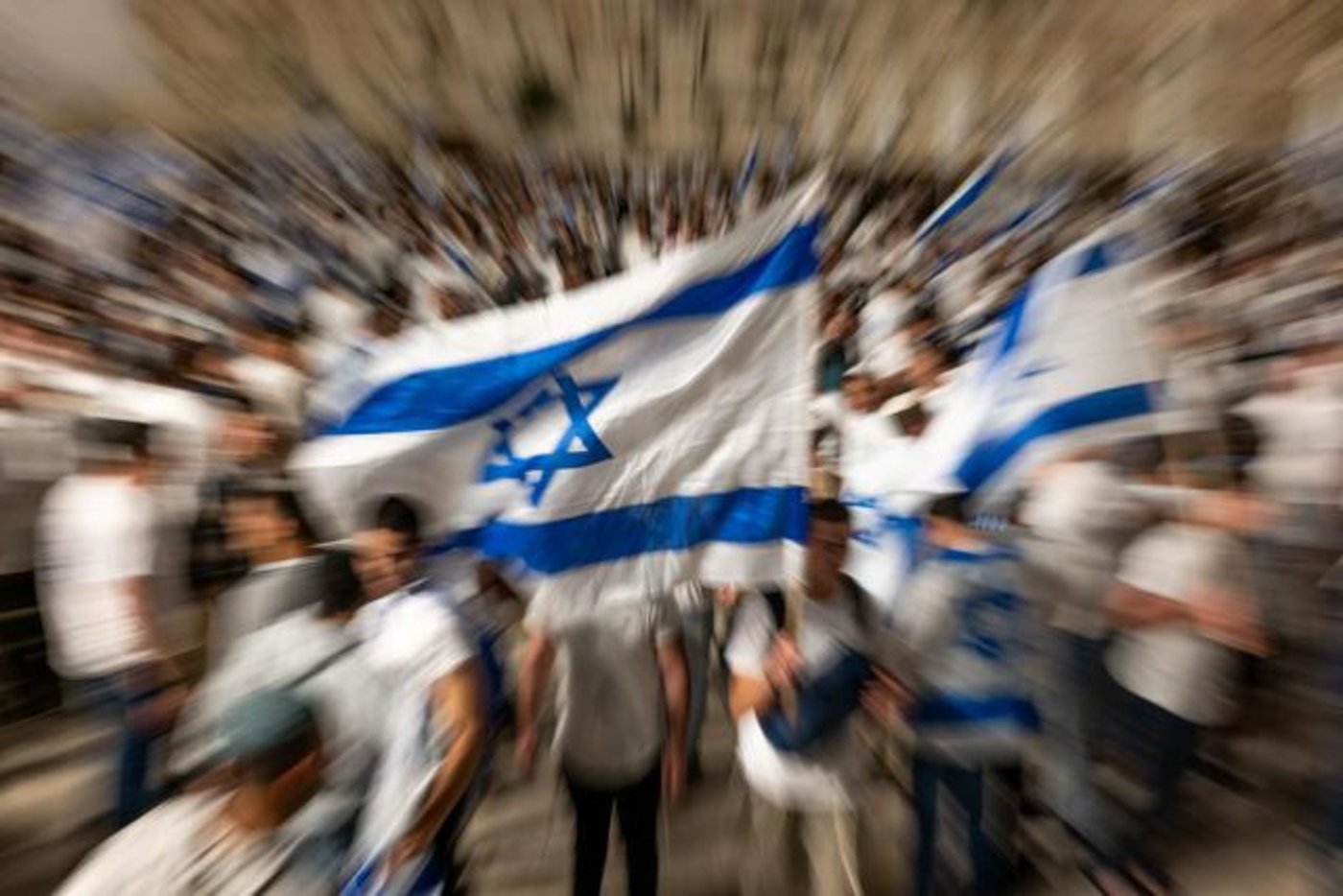 כנערה השתתפתי בריקוד דגלים, היום אין לי חלק בו